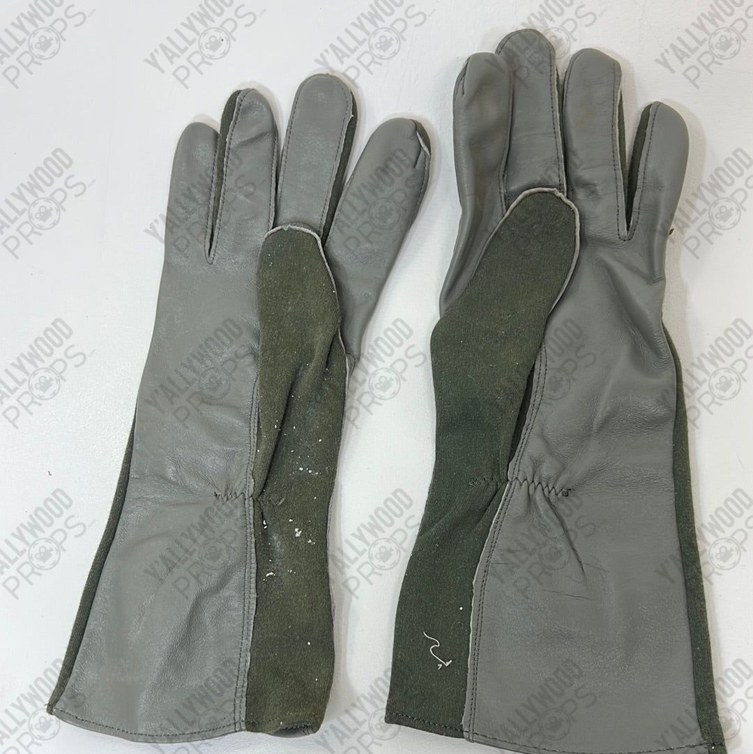 Dye Pack, Gloves and Beacon Light from Devotion Movie Prop Y'allywood Props