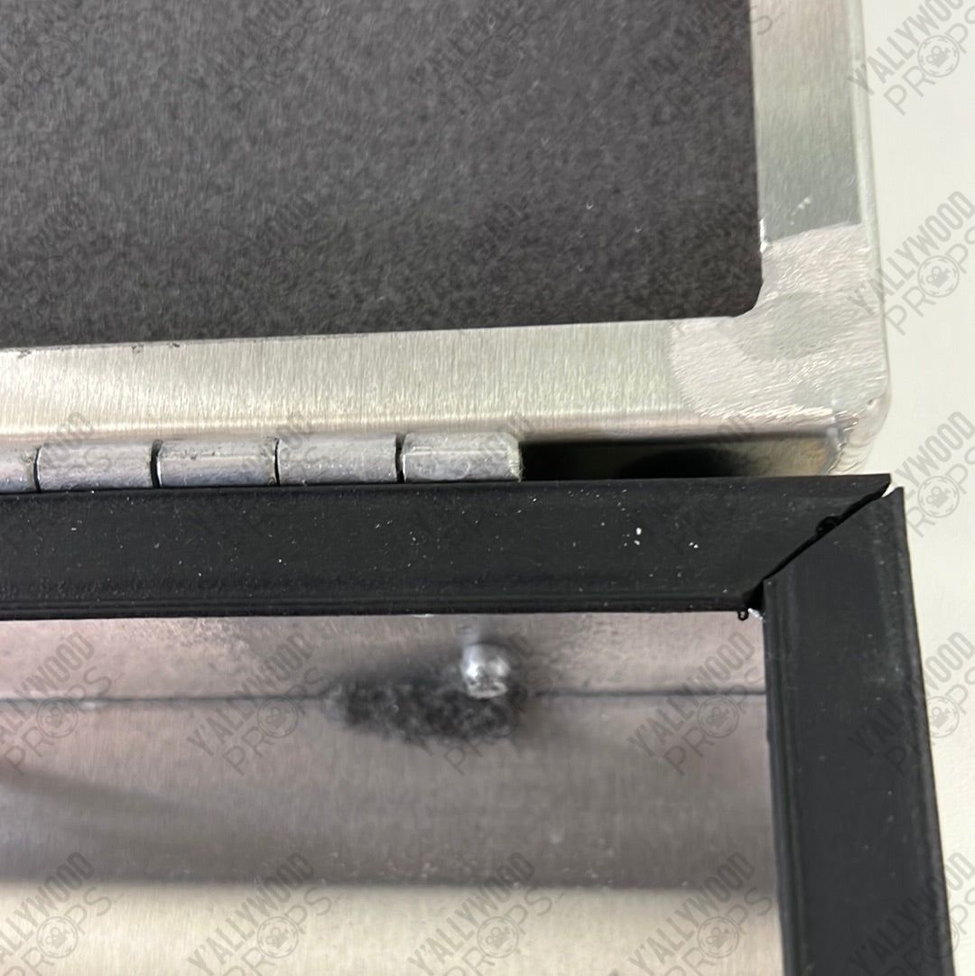 DC Comics Monovista International Steel Case Movie Prop Y'allywood Props