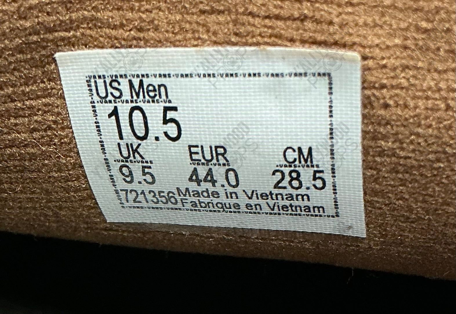 Tween Blerd Spence S4E3 Doom Patrol Wardrobe Y'allywood Props