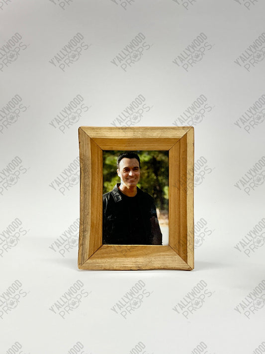 Anne & Dr Dan Pictures Venom (2018) Movie Prop Y'allywood Props Wood Frame 8"x10"