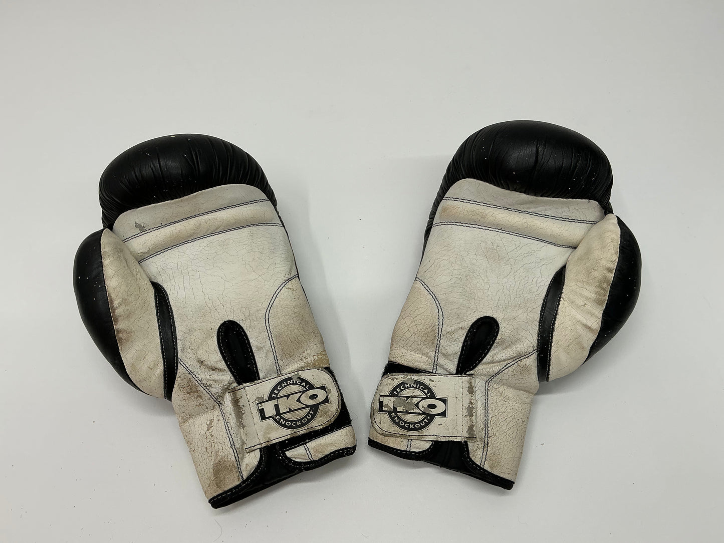 TKO Delphi Gym Boxing Gloves Creed III (2023) Movie Prop Y'allywood Props