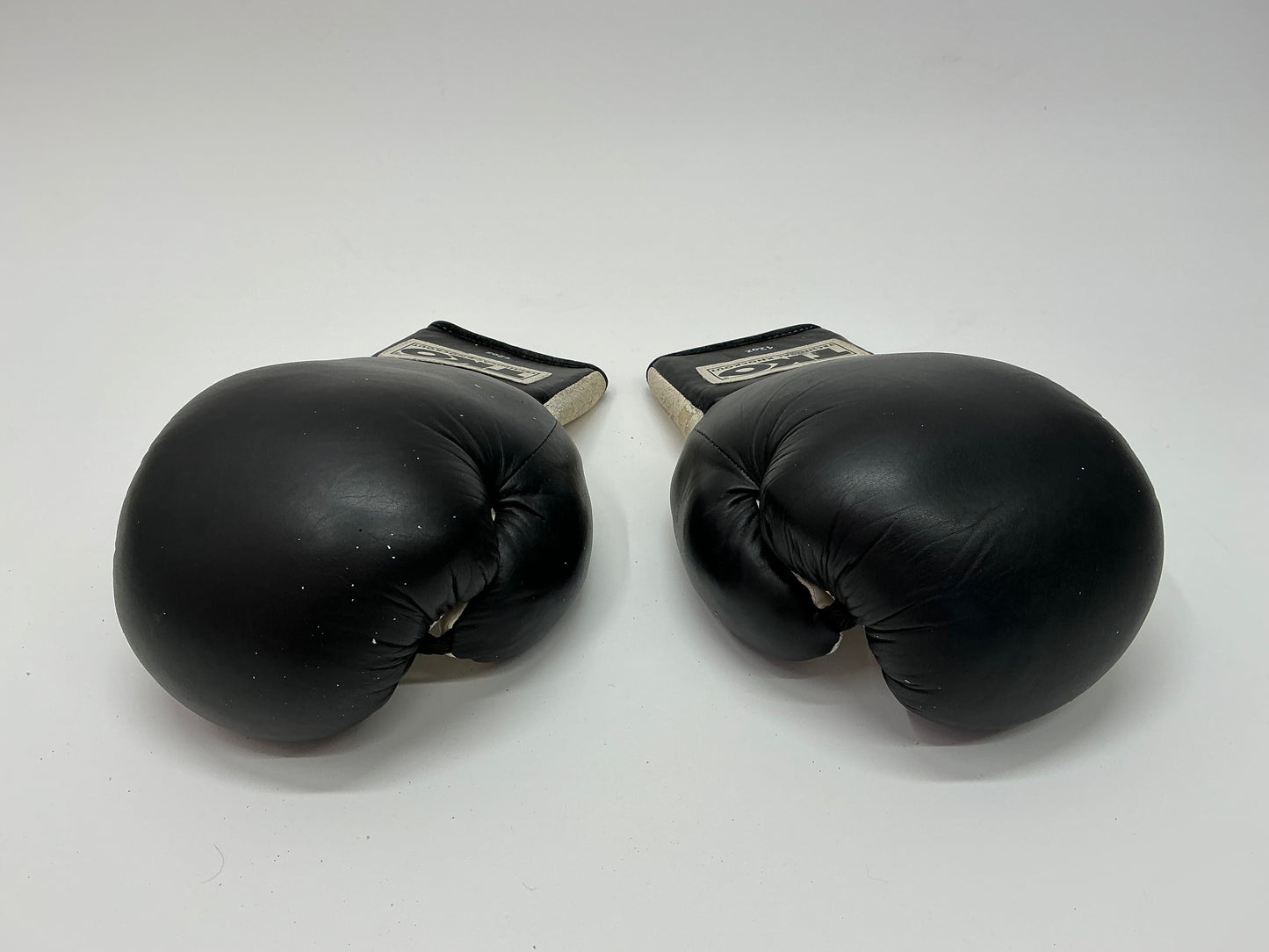 TKO Delphi Gym Boxing Gloves Creed III (2023) Movie Prop Y'allywood Props