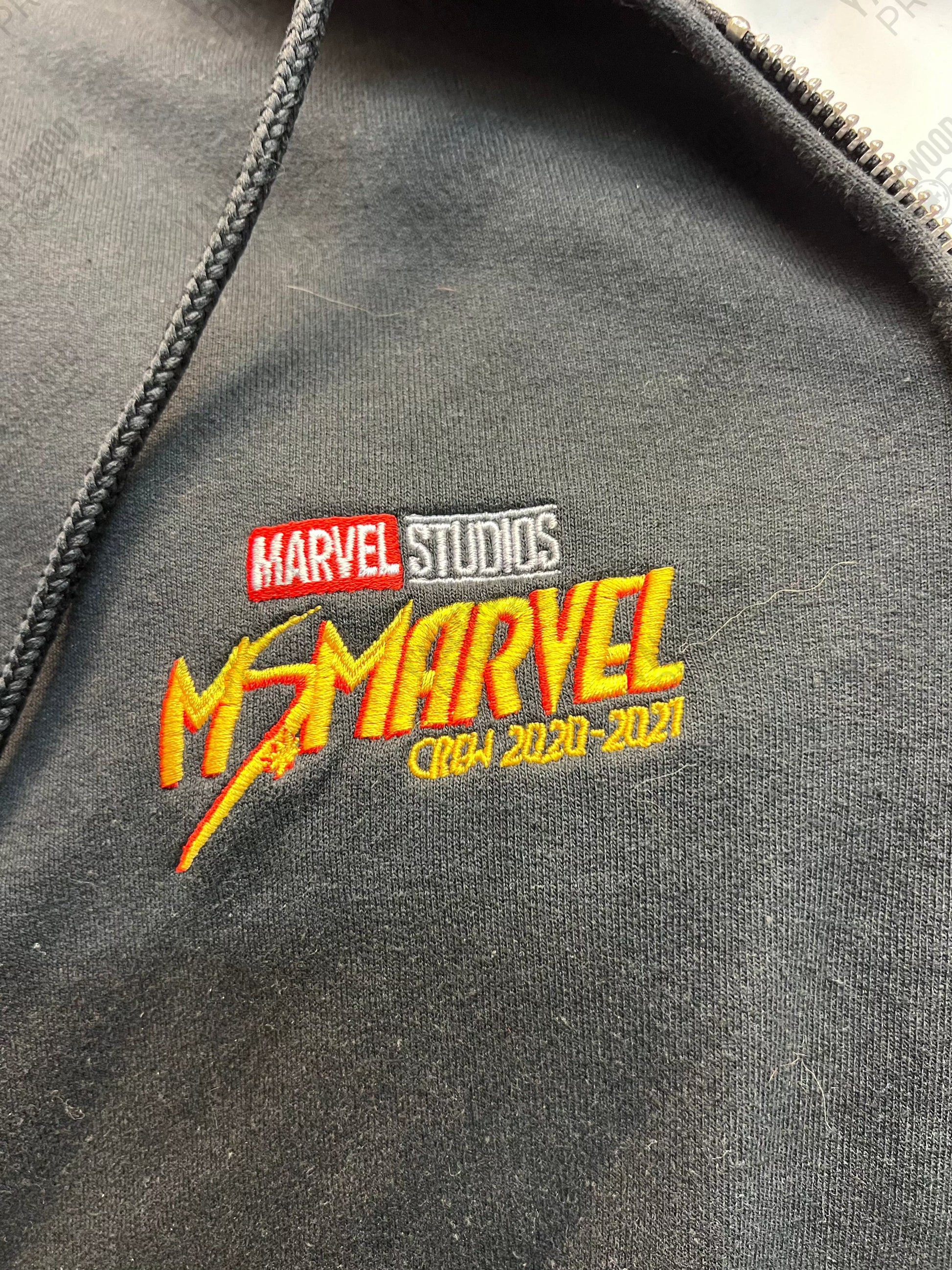 Ms. Marvel (2022) Hoodie Sweatshirt Cast & Crew Gift 2XL Wardrobe Y'allywood Props