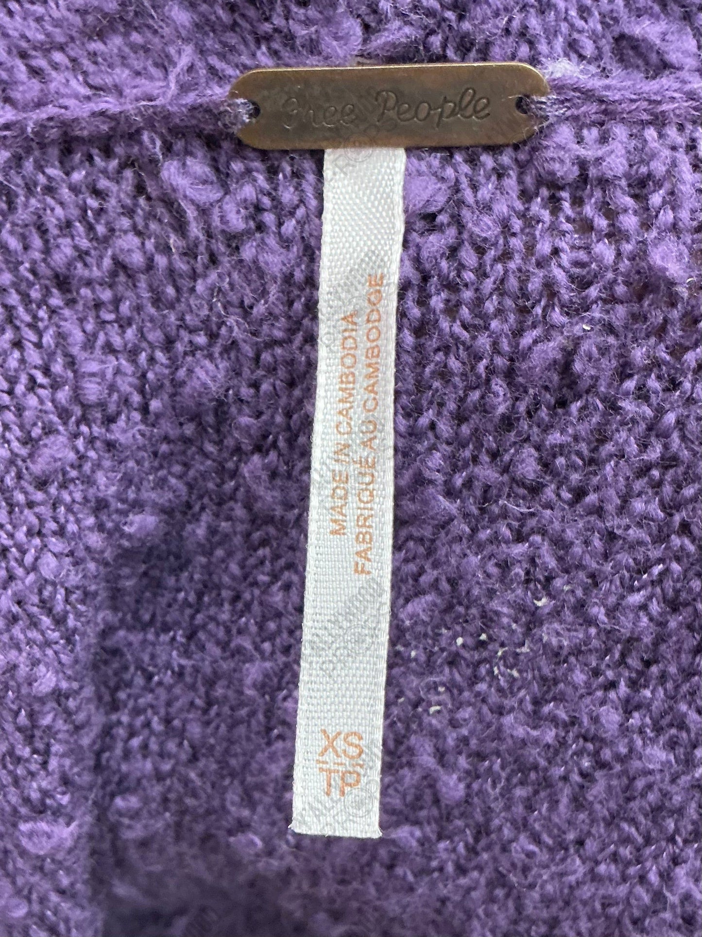 Izzy's Sweater The Idea of You (2024) Wardrobe Y'allywood Props