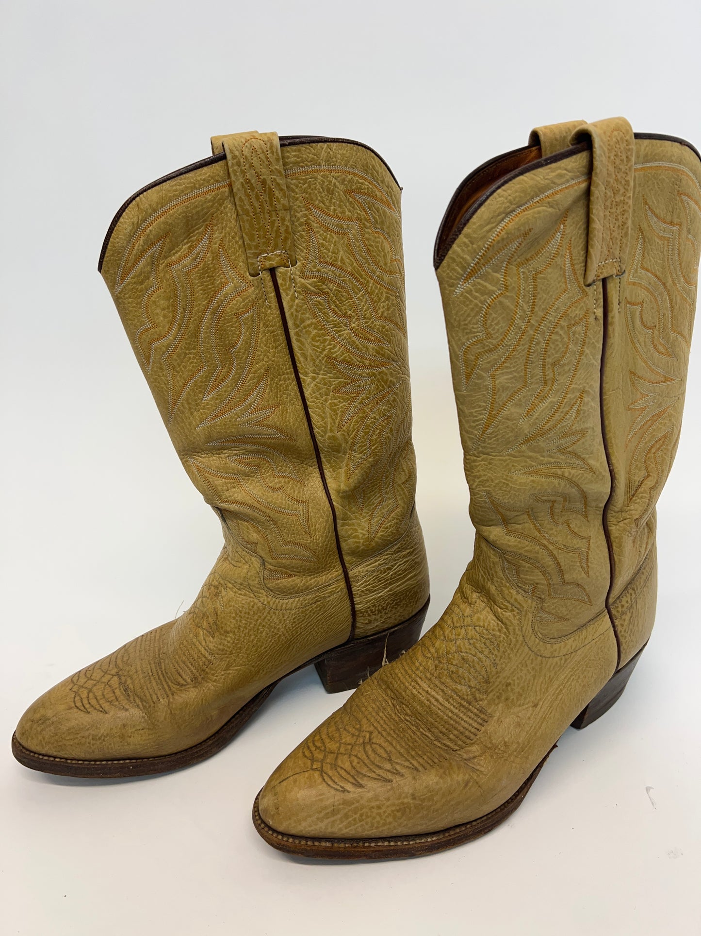 Cowboy Boots Killers of the Flower Moon Movie Prop Atlanta Brick Co Nocona Boots size 9 D  