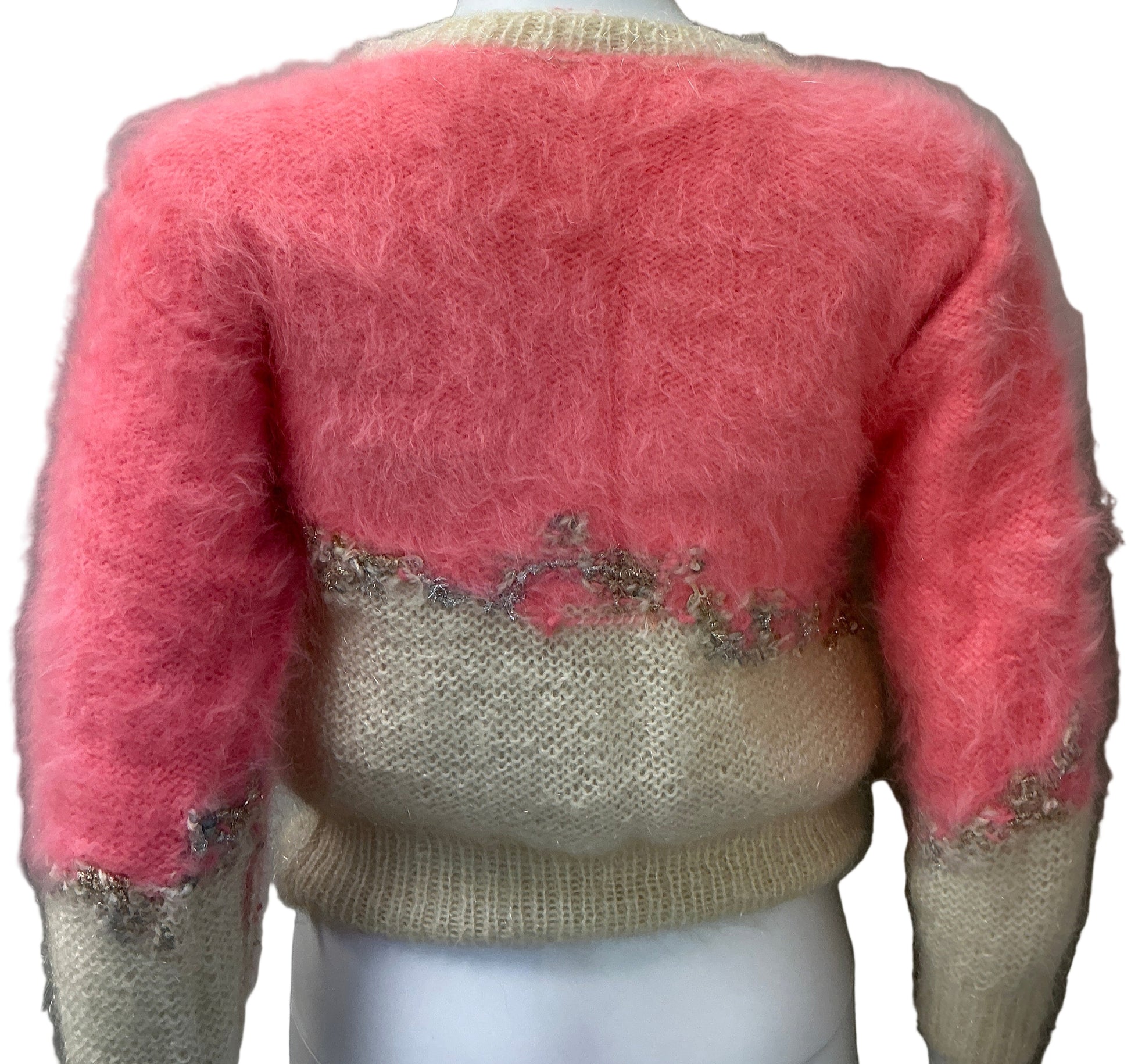 Elizabeth Bank's Sweater sc 40-41 The Beanie Bubble (2024) Wardrobe Y'allywood Props