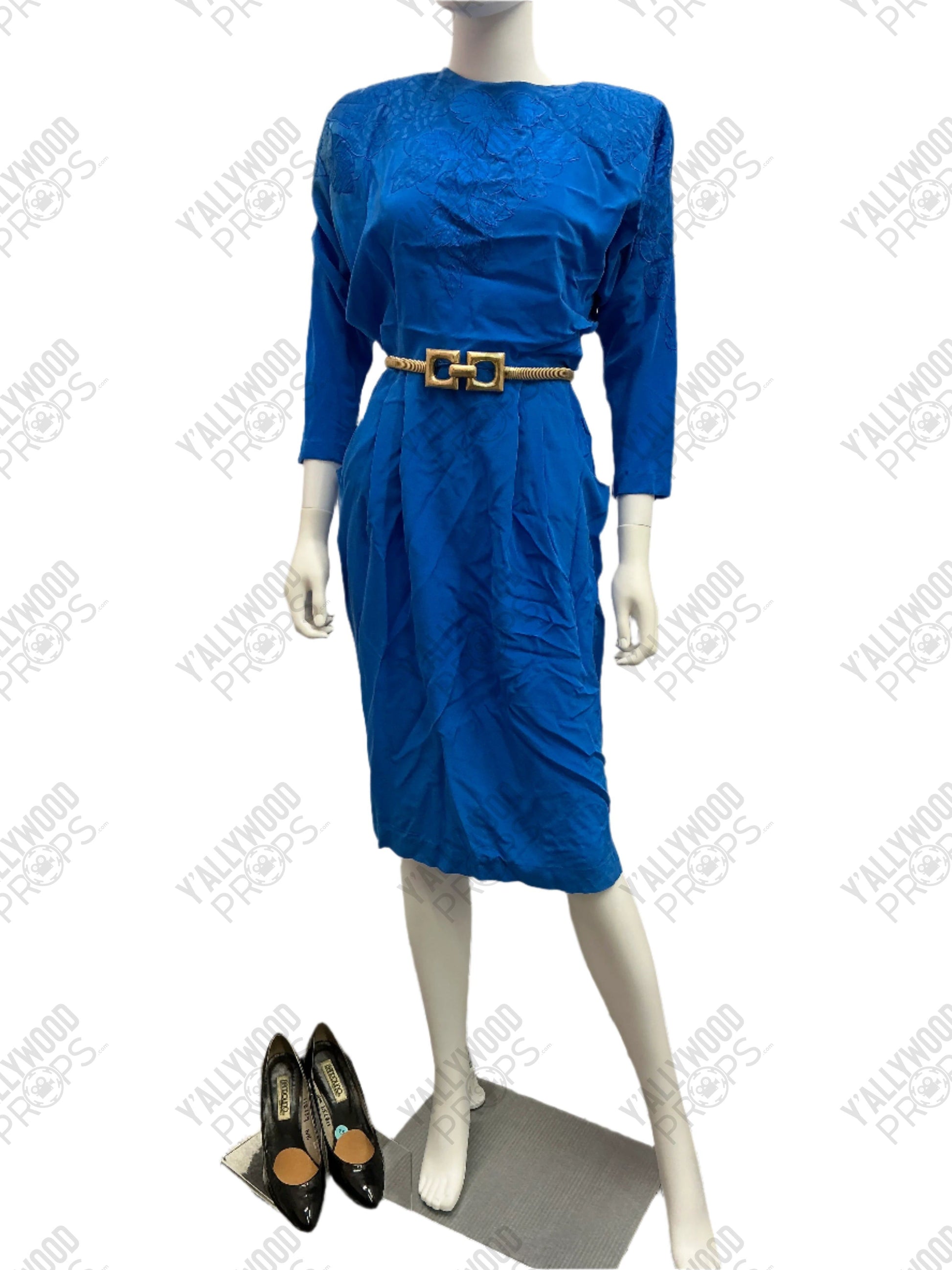 Elizabeth Banks' Dress The Beanie Bubble (2023) Wardrobe Y'allywood Props Outfit