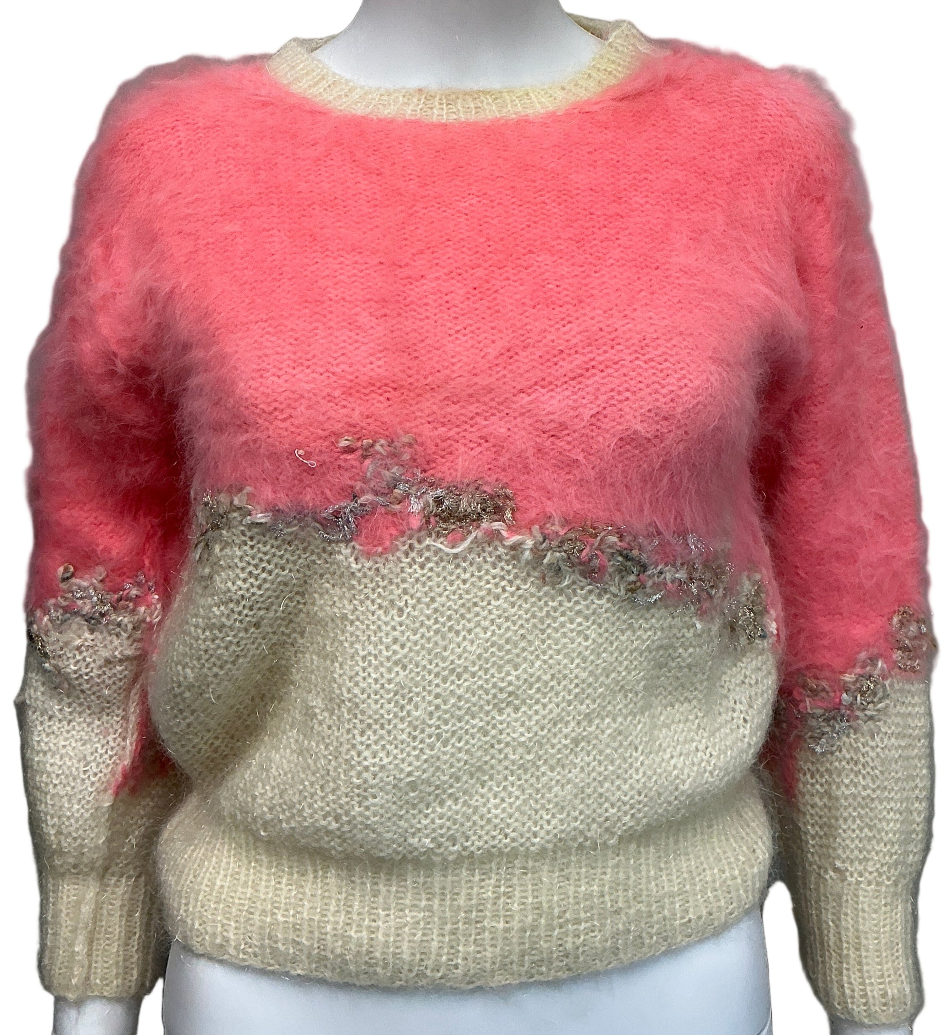 Elizabeth Bank's Sweater sc 40-41 The Beanie Bubble (2024) Wardrobe Y'allywood Props