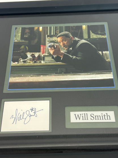 Will Smith Autograph Display, Men In Black MIB Memorabilia Y'allywood Props   