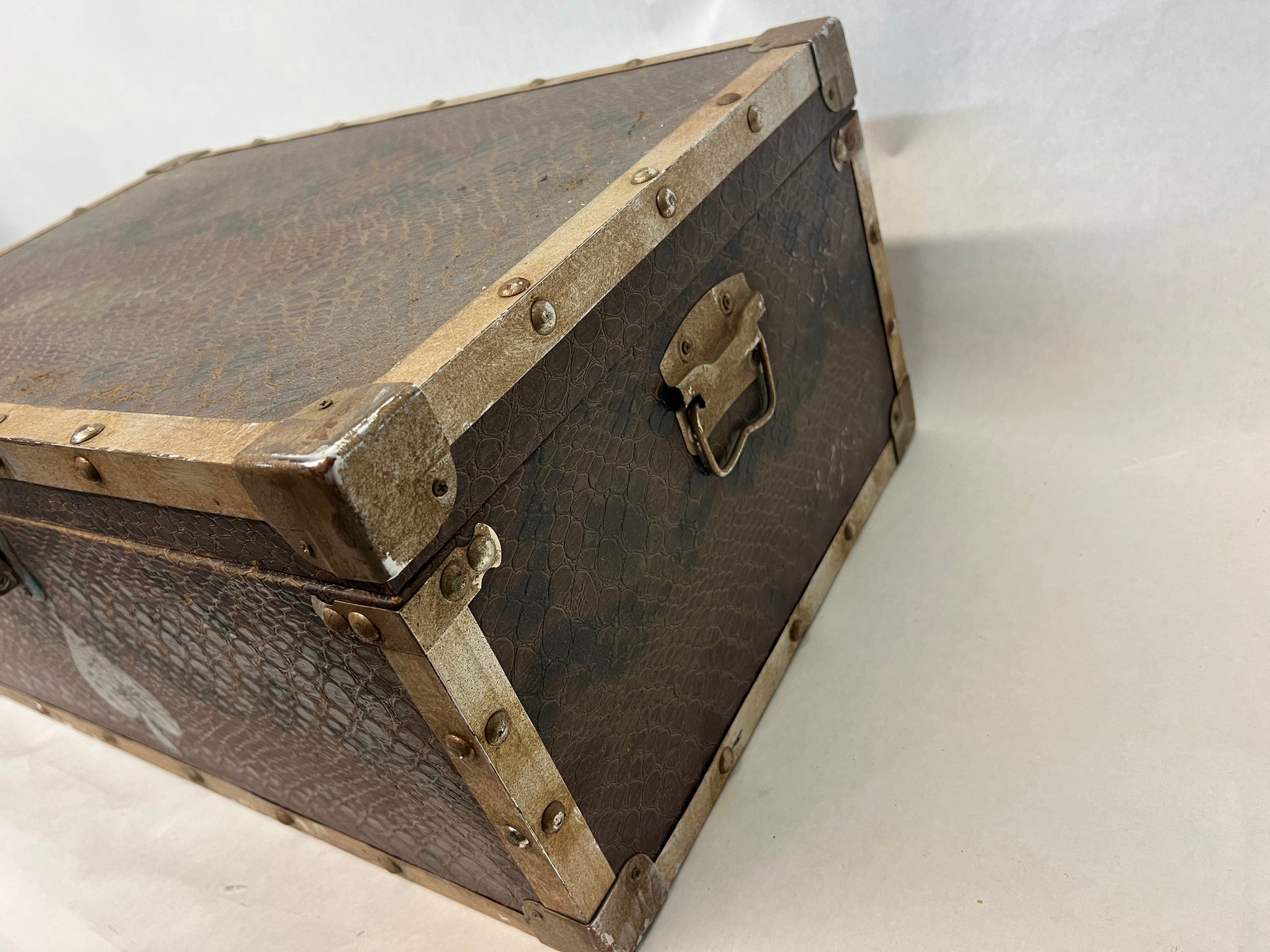 Jack Spade's Trunk, Heels (2021) Movie Prop Atlanta Brick Co   