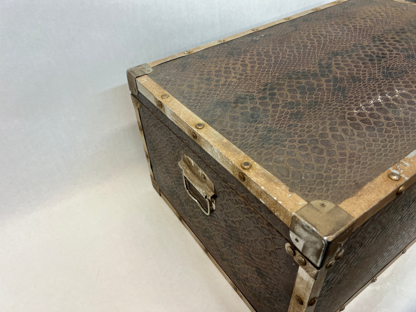 Jack Spade's Trunk, Heels (2021) Movie Prop Atlanta Brick Co   