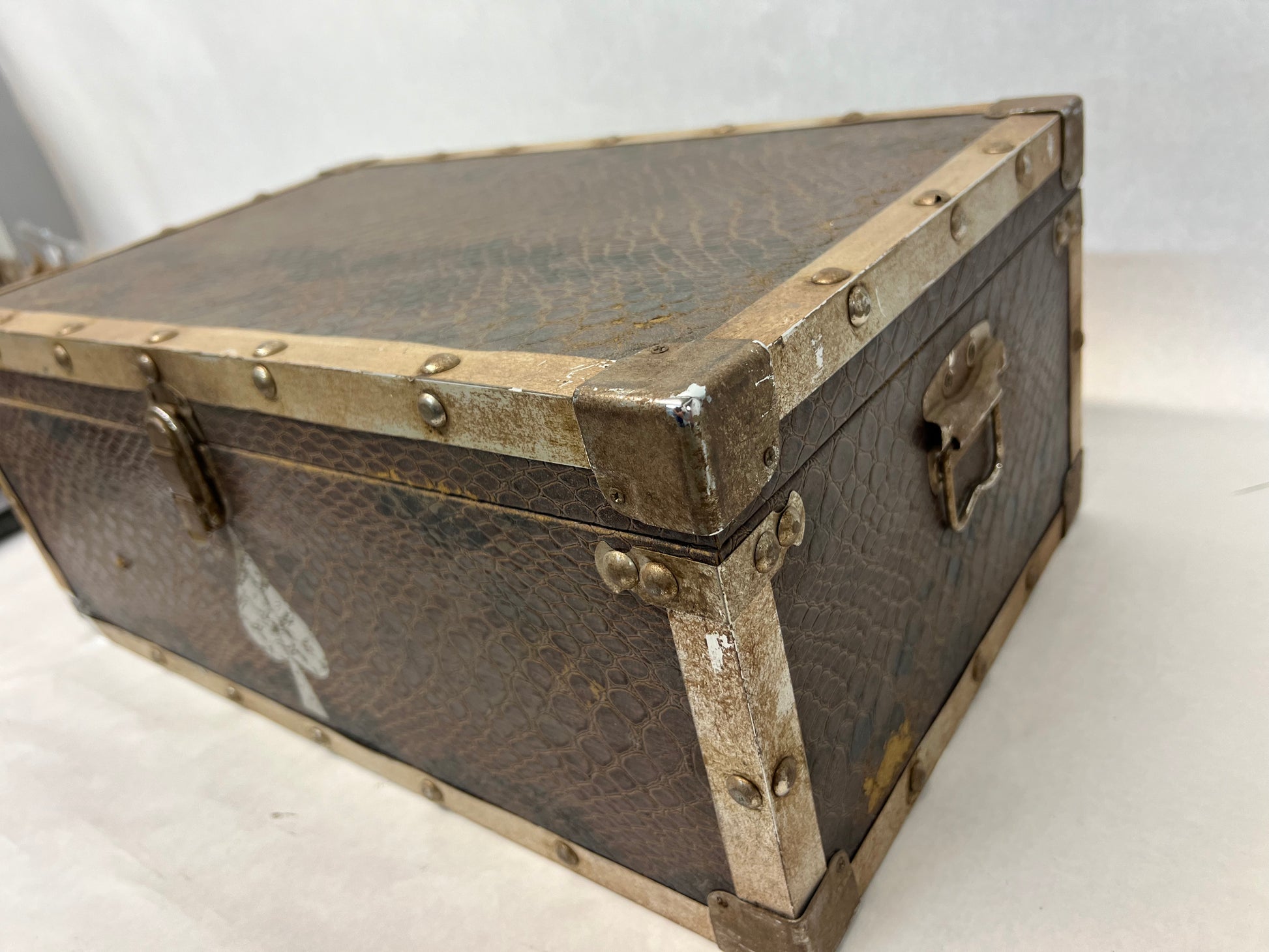 Jack Spade's Trunk, Heels (2021) Movie Prop Atlanta Brick Co   