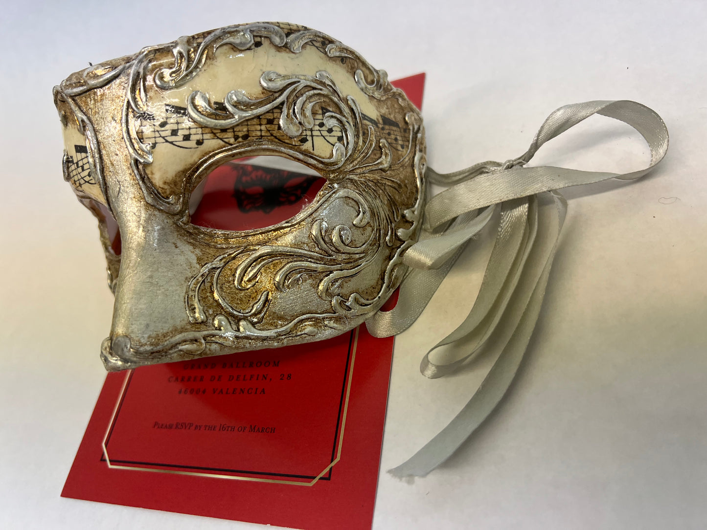 Ryan Reynold's Stunt Mask Masquerade Ball Red Notice (2021) Movie Prop Y'allywood Props