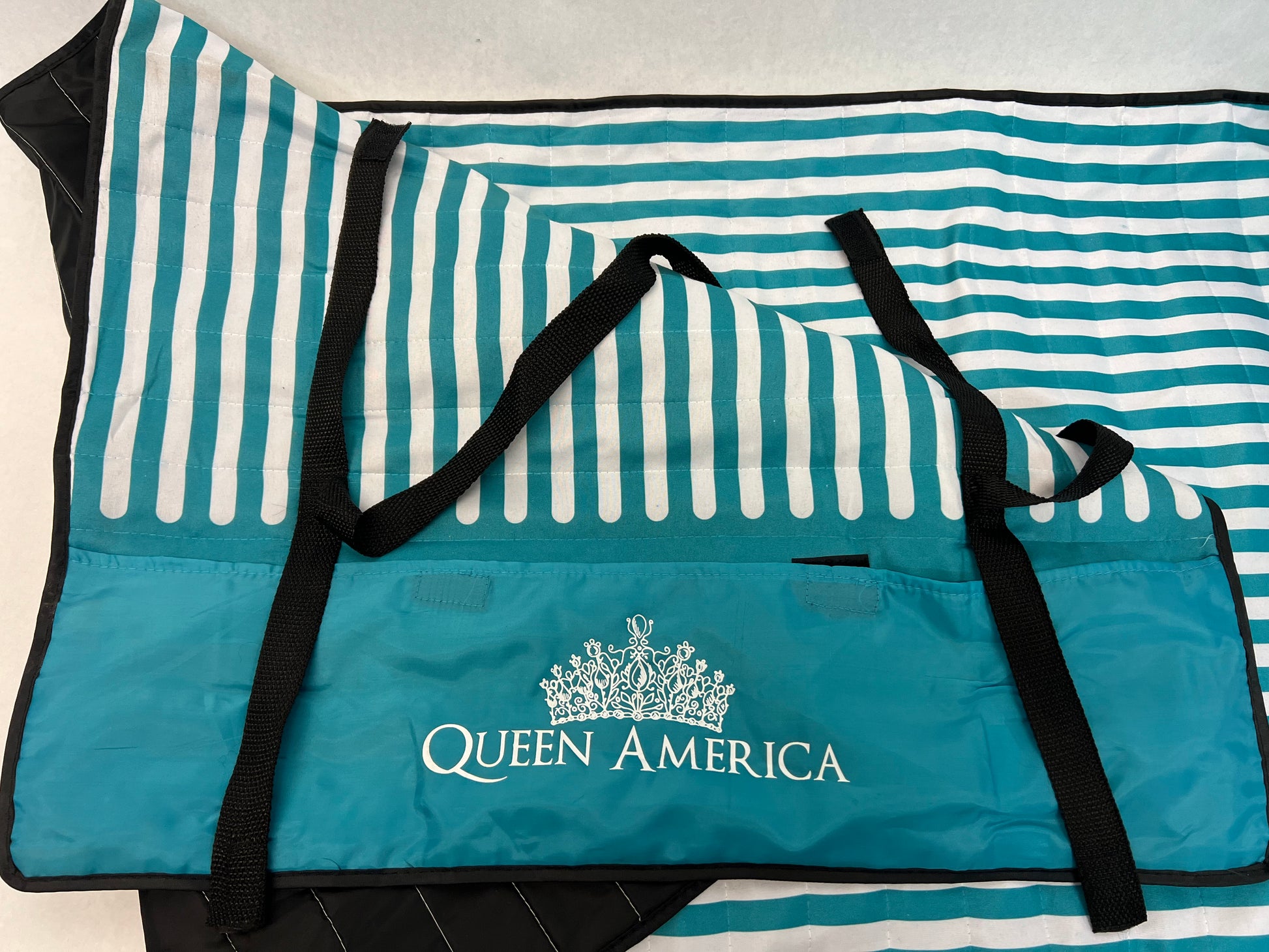 Queen America (2018) Lounge Blanket Cast & Crew Gift Movie Prop Atlanta Brick Co