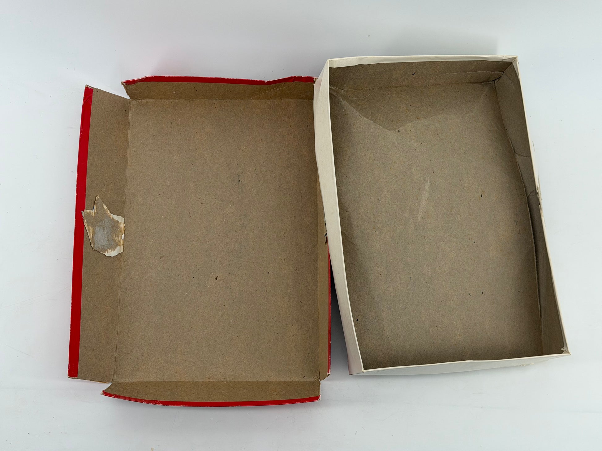 WHATZIT? Box & Bag Holly Wheeler's Room Stranger Things (2016-2025) Movie Prop Y'allywood Props