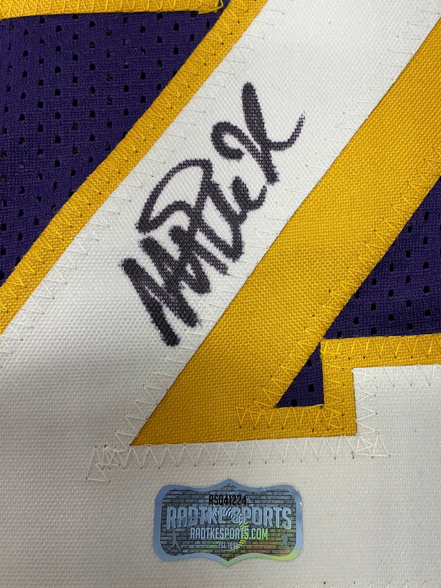 Signed Magic Johnson #32 Los Angeles Lakers Jersey sports memorabilia Y'allywood Props
